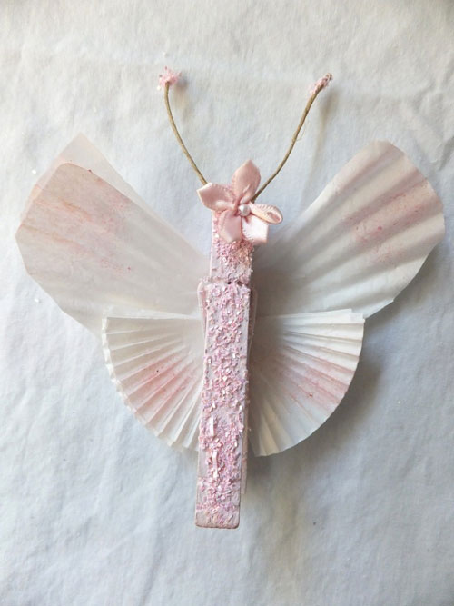 идеи пеперуди от щипки и хартиени формички за мьфини