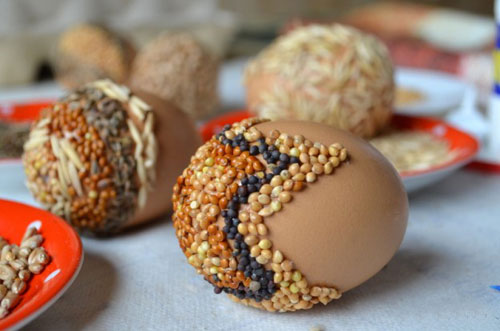 идеи великденски еко яйца украсени със зърна и семена